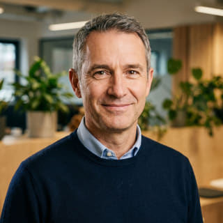Foto de perfil de James Mitchell, registrado como Diretor Executivo no Valitância